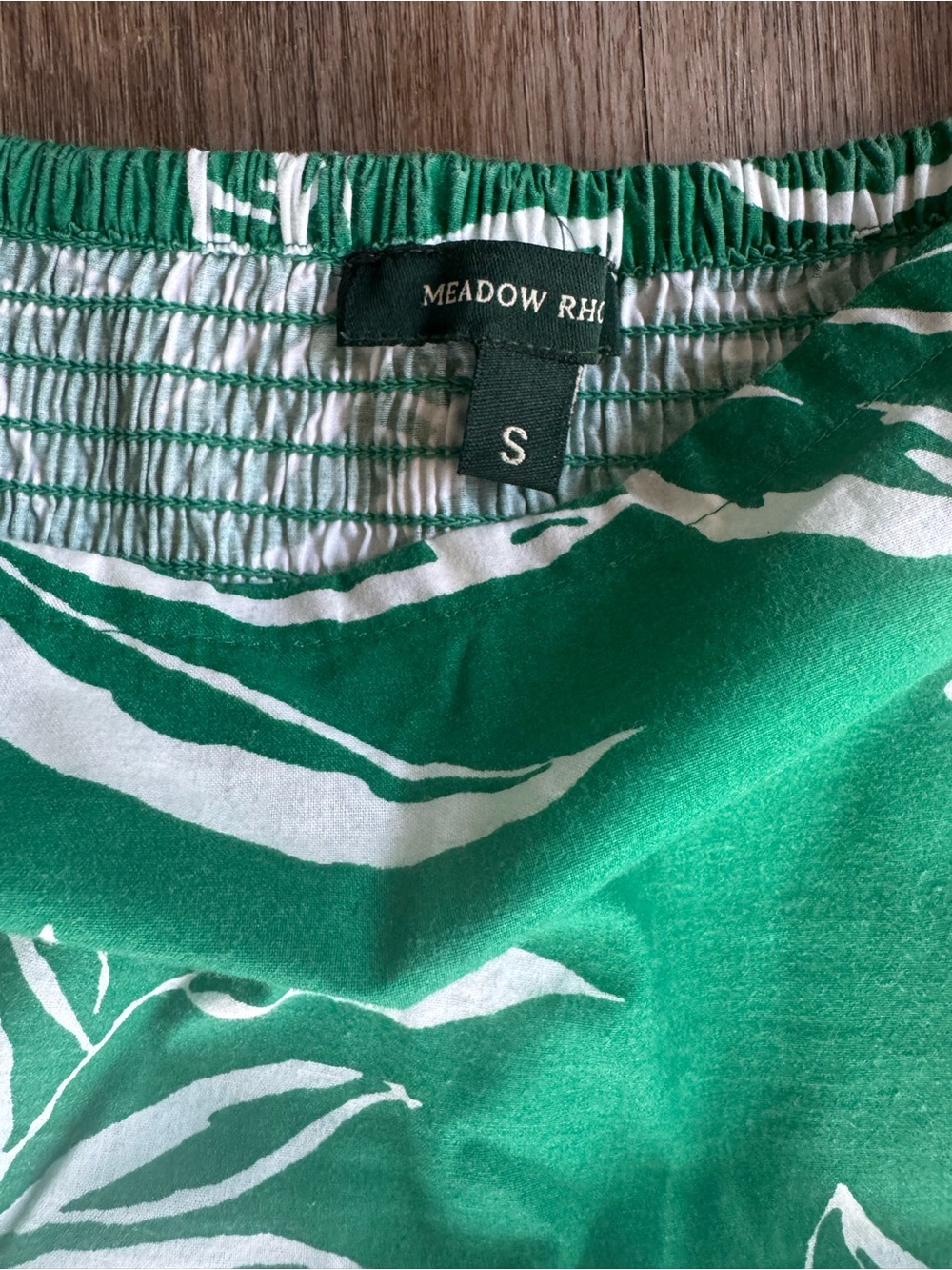Green Leaf Tropical Sundress with Puff Sleeve - size Small - Picture 3 of 4